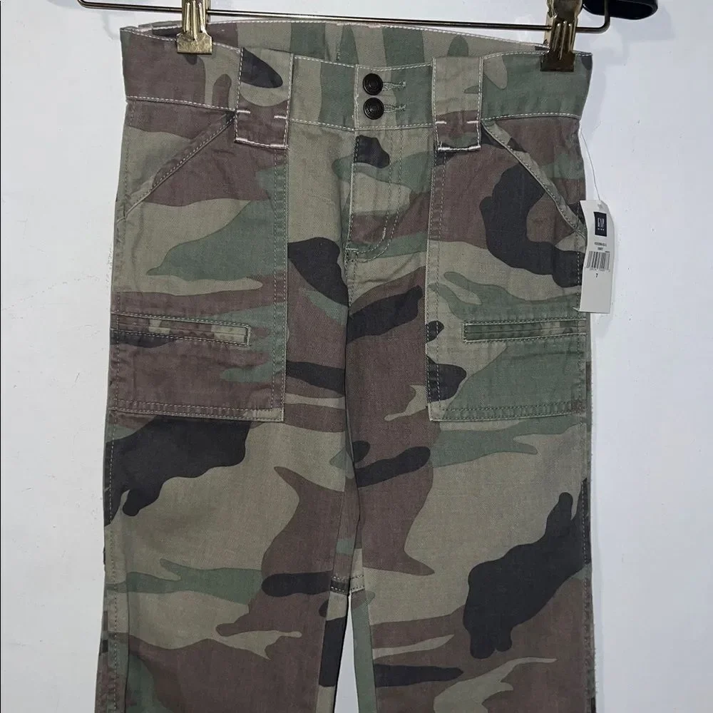 GAP KIDS Green Camouflage Straight Leg Cargo Pants- 7 NWT!